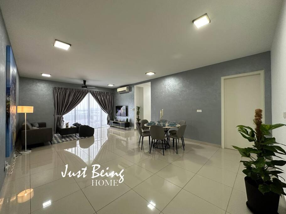 JBH Family Suite for 6pax King/Queen/Single/Sofa