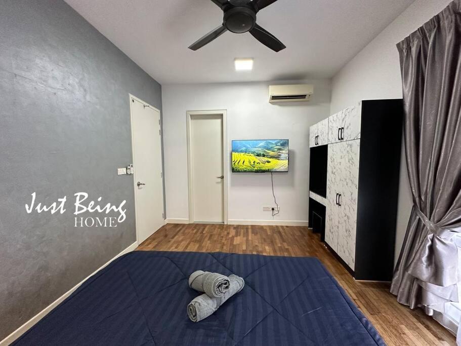 JBH Family Suite for 6pax King/Queen/Single/Sofa