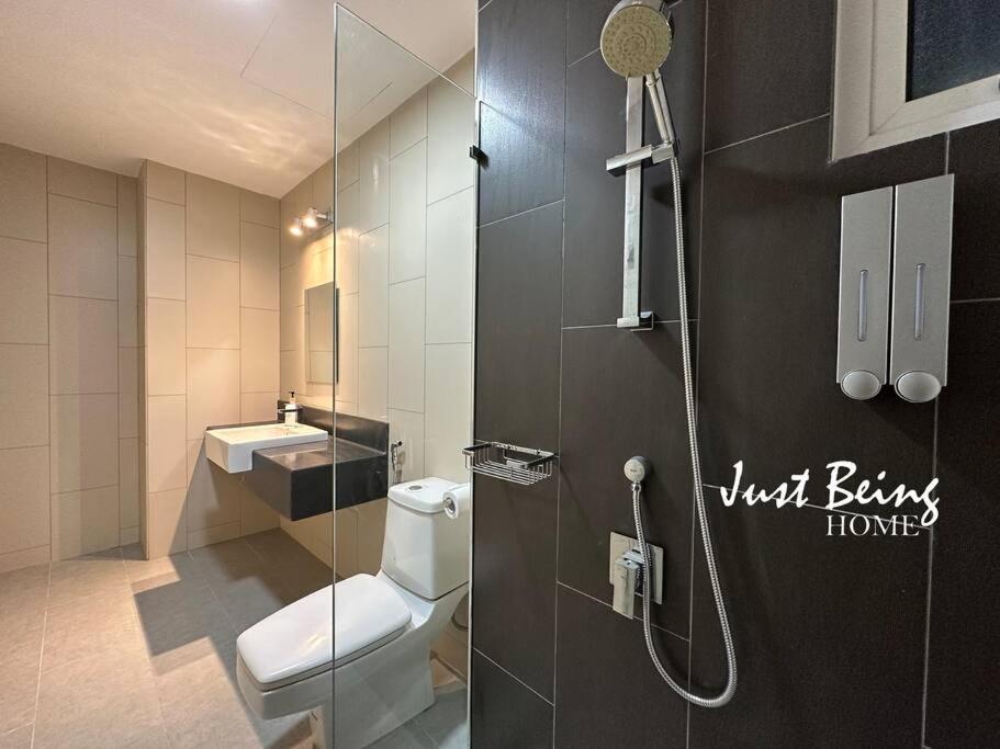 JBH Family Suite for 6pax King/Queen/Single/Sofa