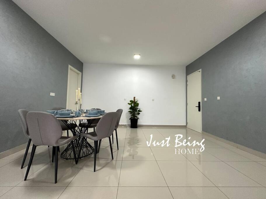JBH Family Suite for 6pax King/Queen/Single/Sofa