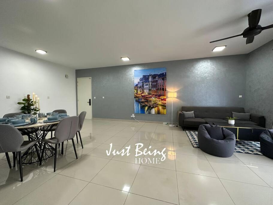 JBH Family Suite for 6pax King/Queen/Single/Sofa