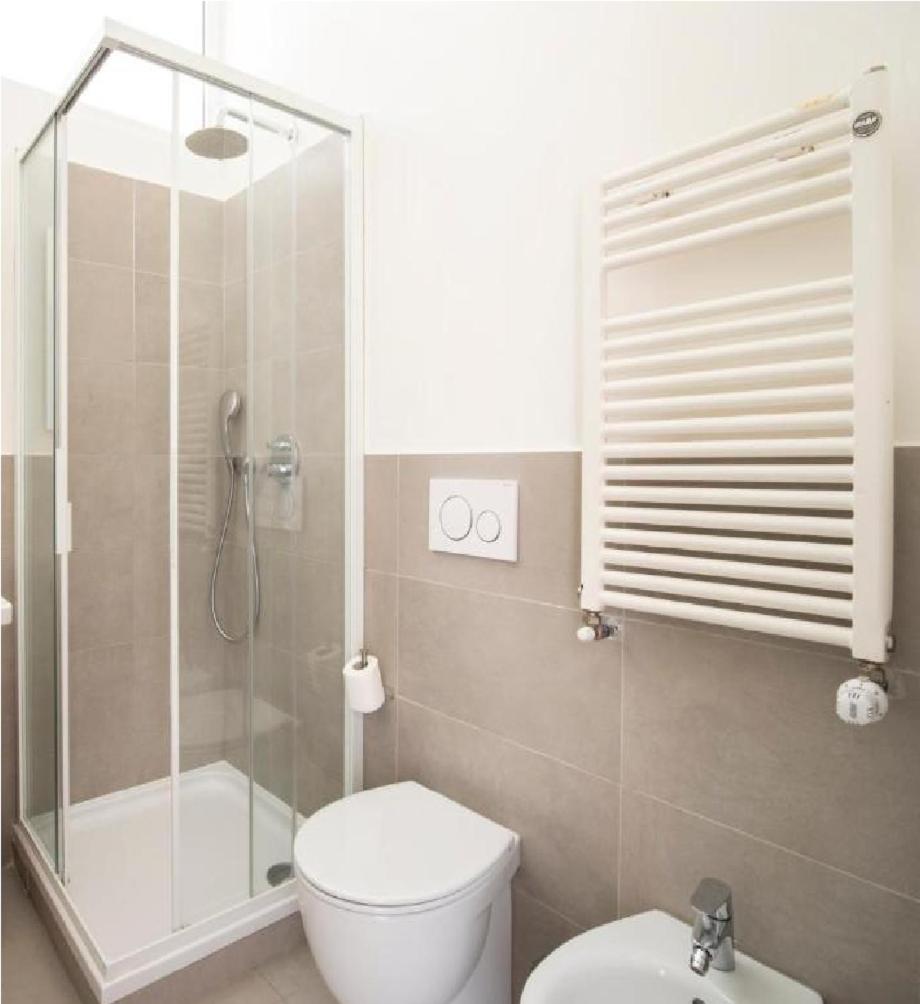 affitti ONLY SLEEP bagno privato view 3