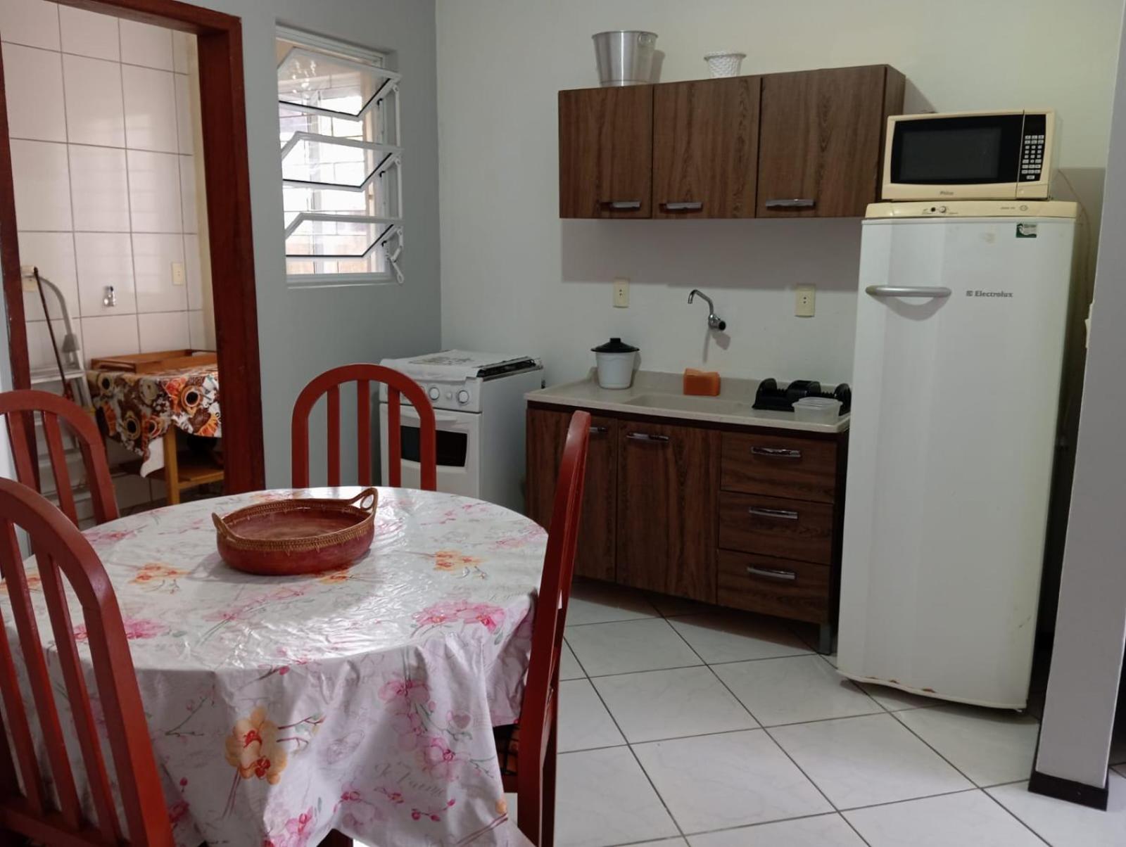 Apartamento térreo à 50 metros da praia dos Ingleses