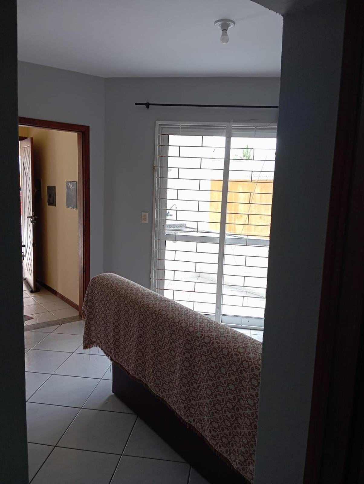 Apartamento térreo à 50 metros da praia dos Ingleses