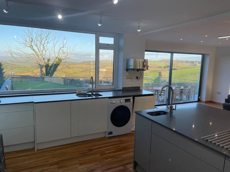 Dog friendly, Roof top hot tub, Panoramic views. view 2