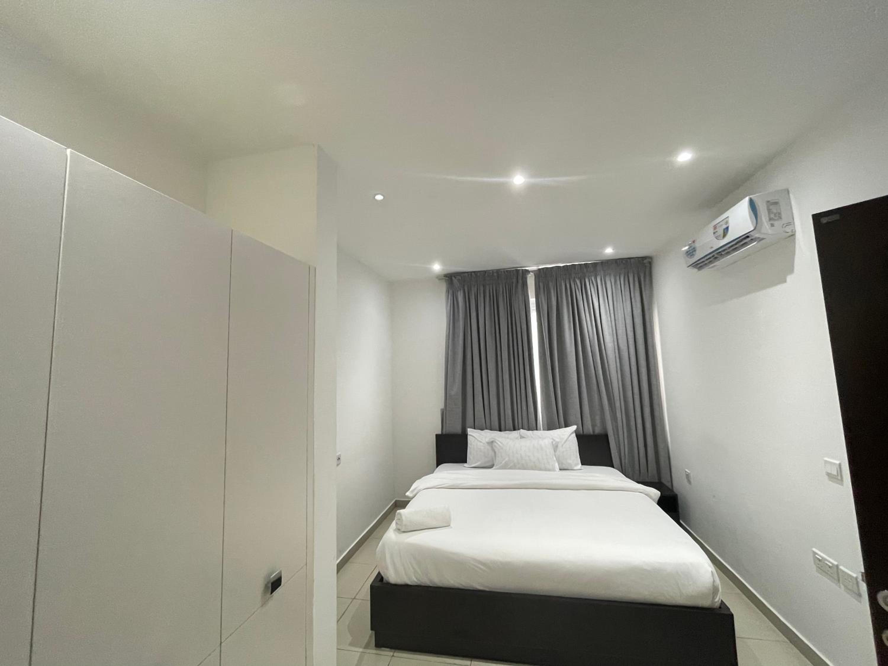 Perfect Luxury @ Henrietta’s Residence