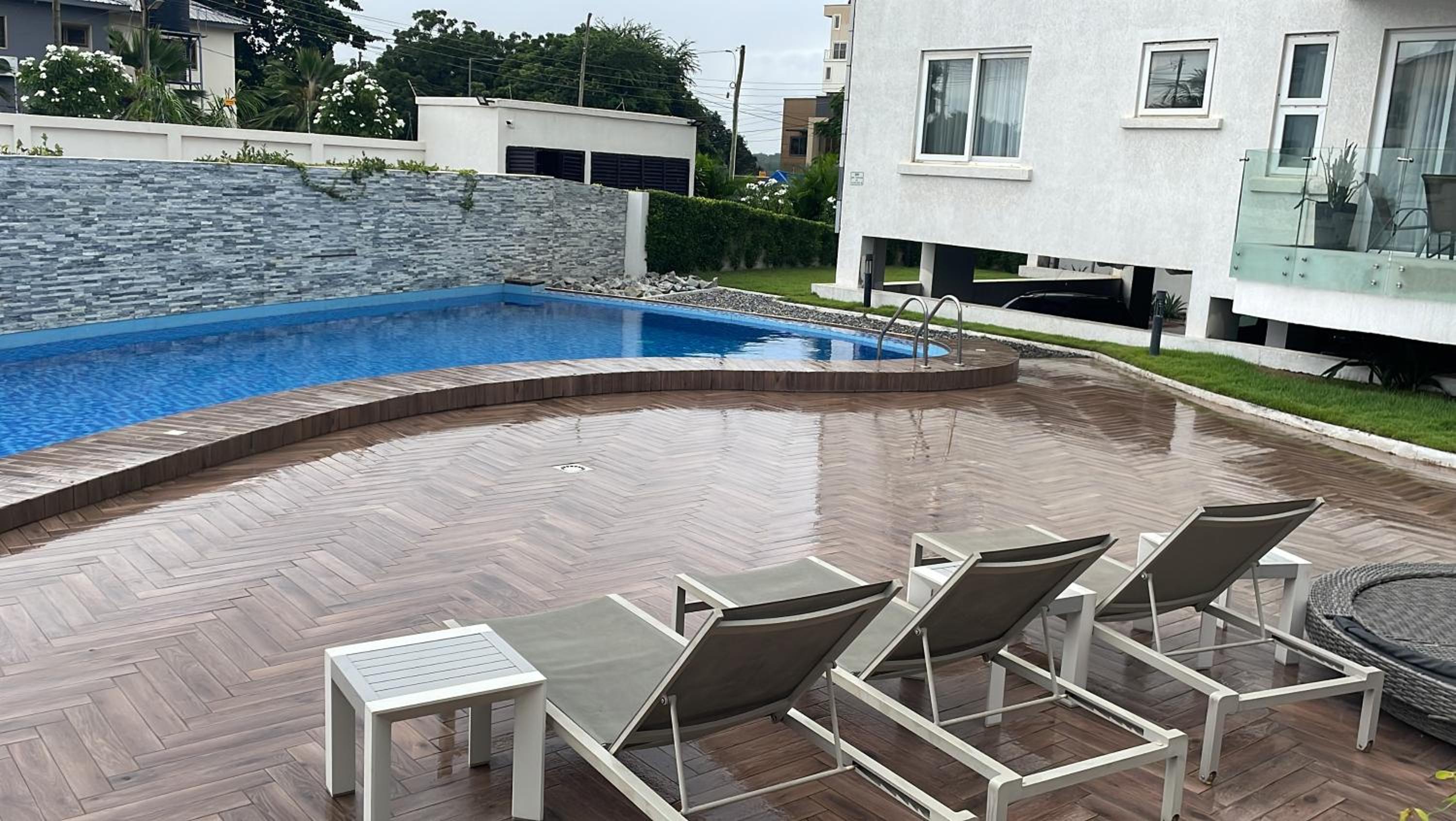 Perfect Luxury @ Henrietta’s Residence