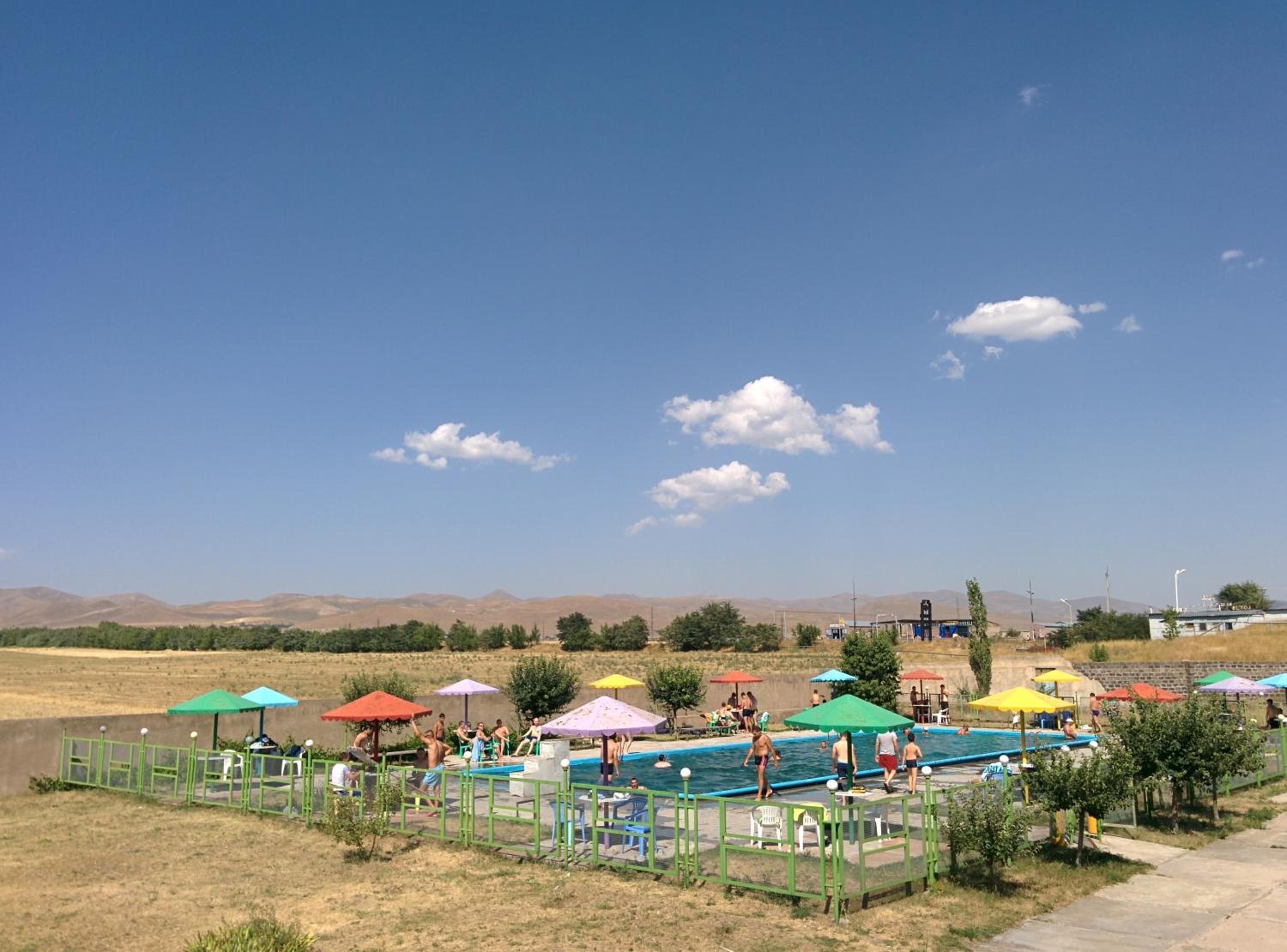Erazank Hotel