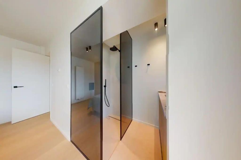 Lush 3bed/3bath penthouse w deck