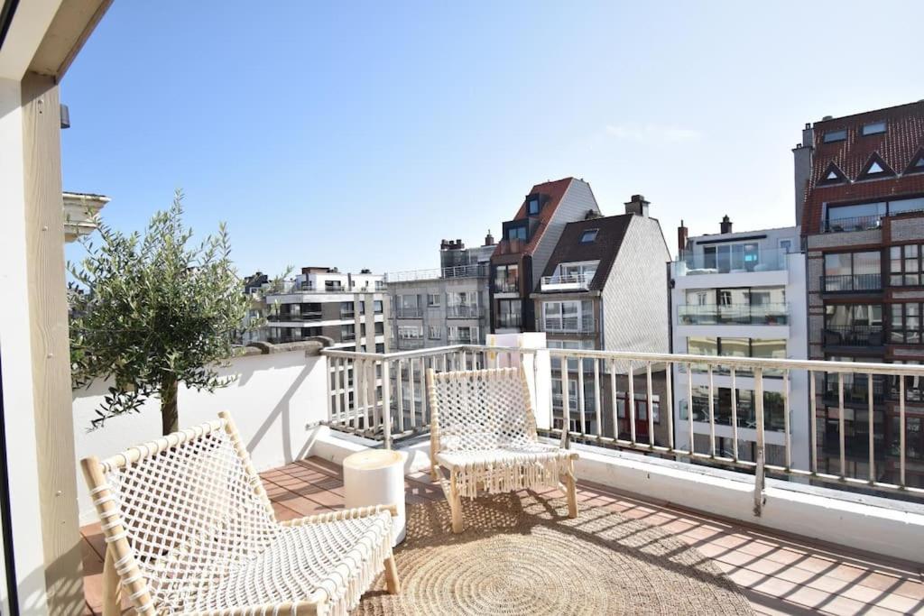 Lush 3bed/3bath penthouse w deck
