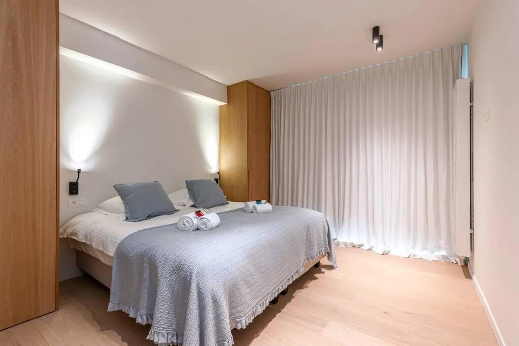 Lush 3bed/3bath penthouse w deck