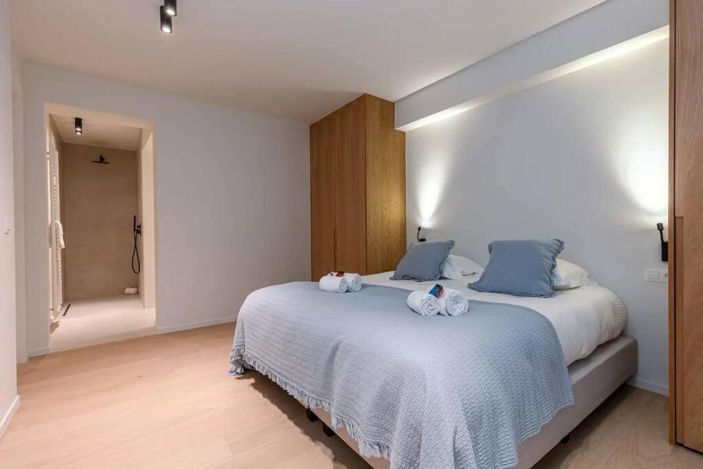 Lush 3bed/3bath penthouse w deck
