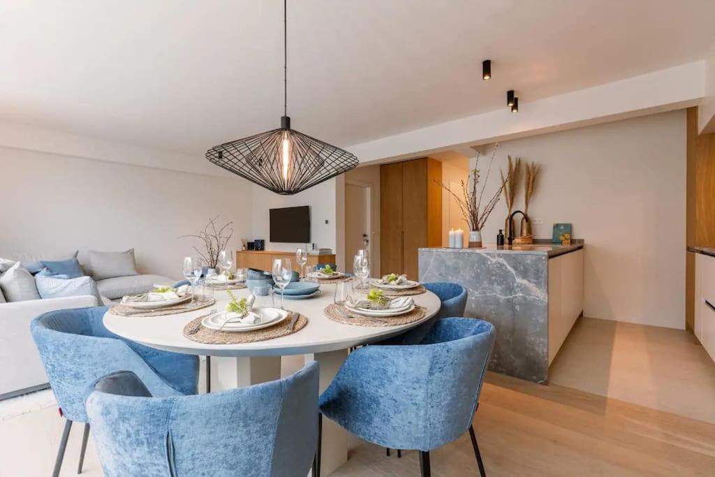 Lush 3bed/3bath penthouse w deck