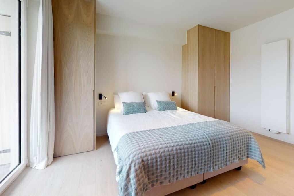 Lush 3bed/3bath penthouse w deck