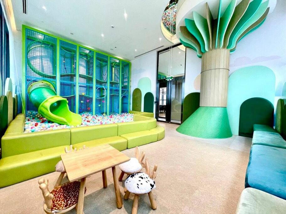 The Rixx Simple Apartment @ Marq/pool/gym/Netflix
