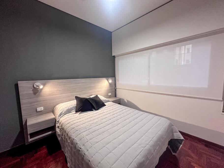 DEPARTAMENTO PEATONAL SARMIENTO PLENO CENTRO MENDOZA 3-4 Personas, Con Cochera GRATIS !