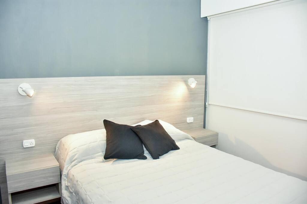 DEPARTAMENTO PEATONAL SARMIENTO PLENO CENTRO MENDOZA 3-4 Personas, Con Cochera GRATIS !