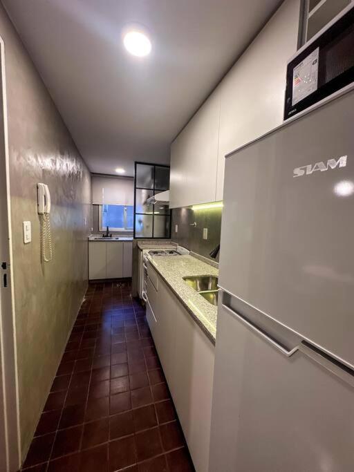 DEPARTAMENTO PEATONAL SARMIENTO PLENO CENTRO MENDOZA 3-4 Personas, Con Cochera GRATIS !