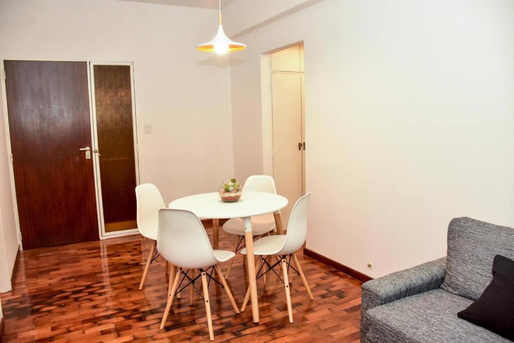 DEPARTAMENTO PEATONAL SARMIENTO PLENO CENTRO MENDOZA 3-4 Personas, Con Cochera GRATIS !