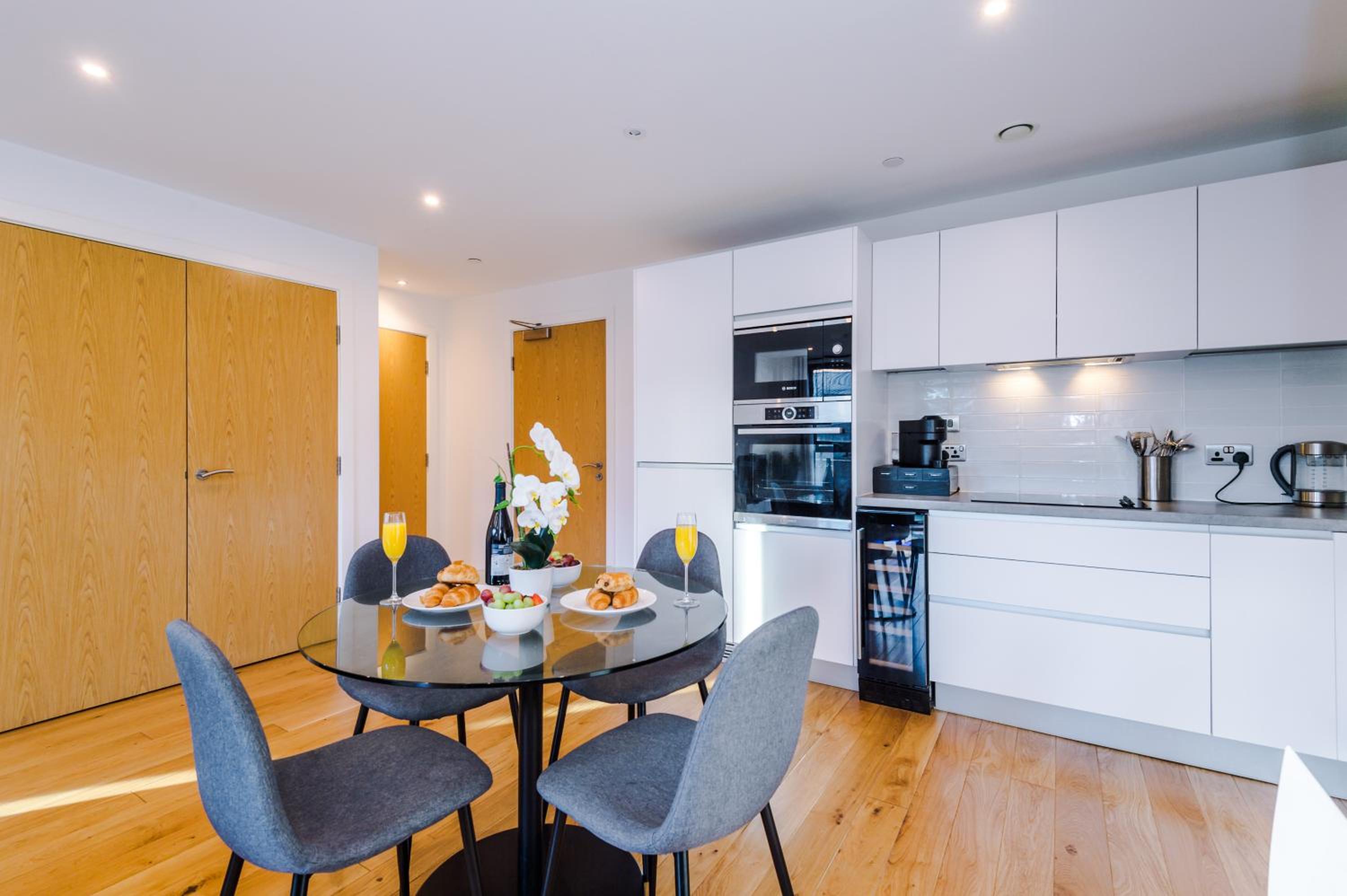 Sterling Suite, Stylish Stay, High-Speed Wi-Fi, Central Location view 4