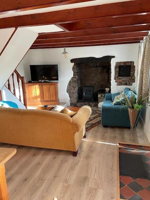 Traditional Stone cottage in heart of the village view 2