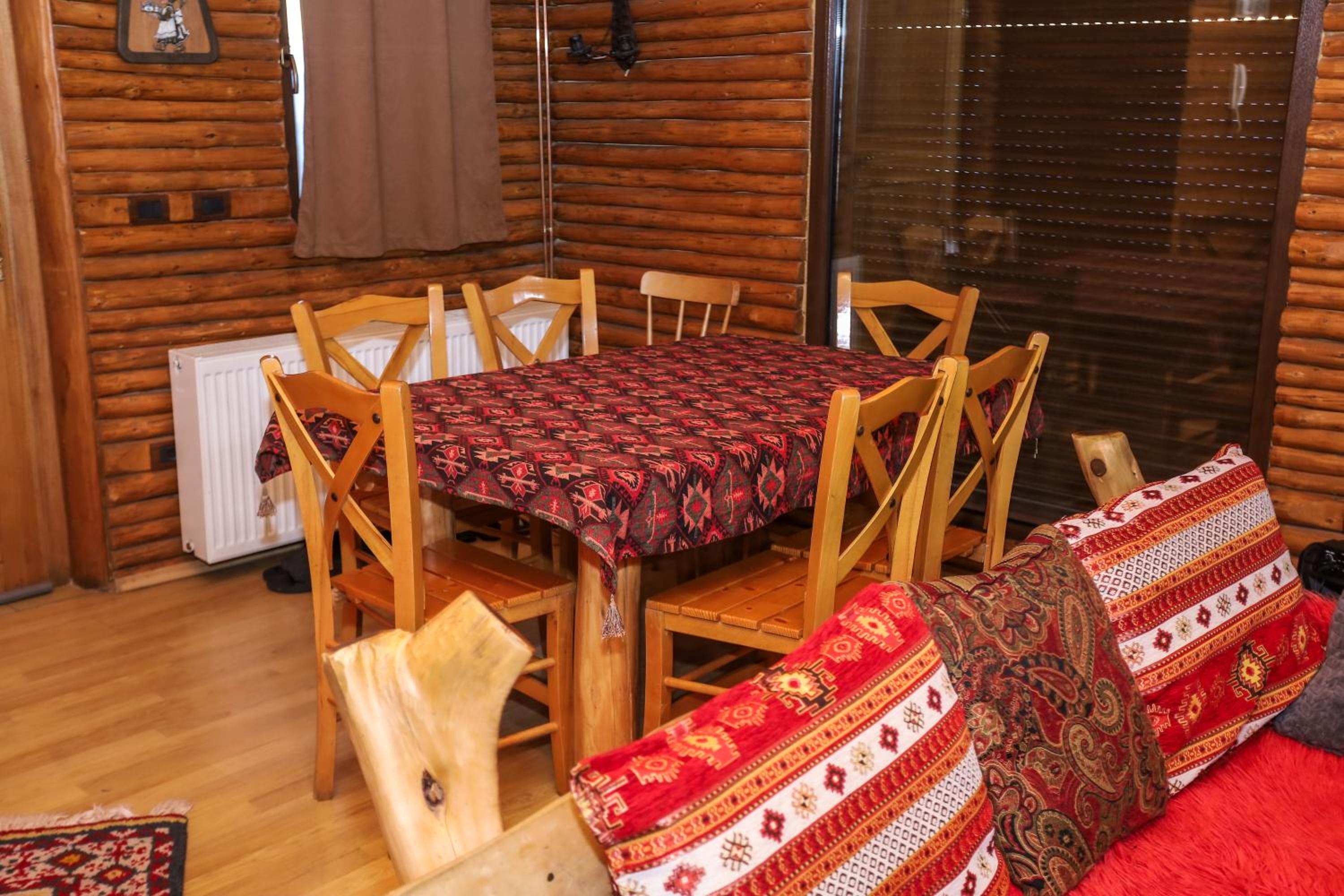 Shtepia Tradites Gjinar