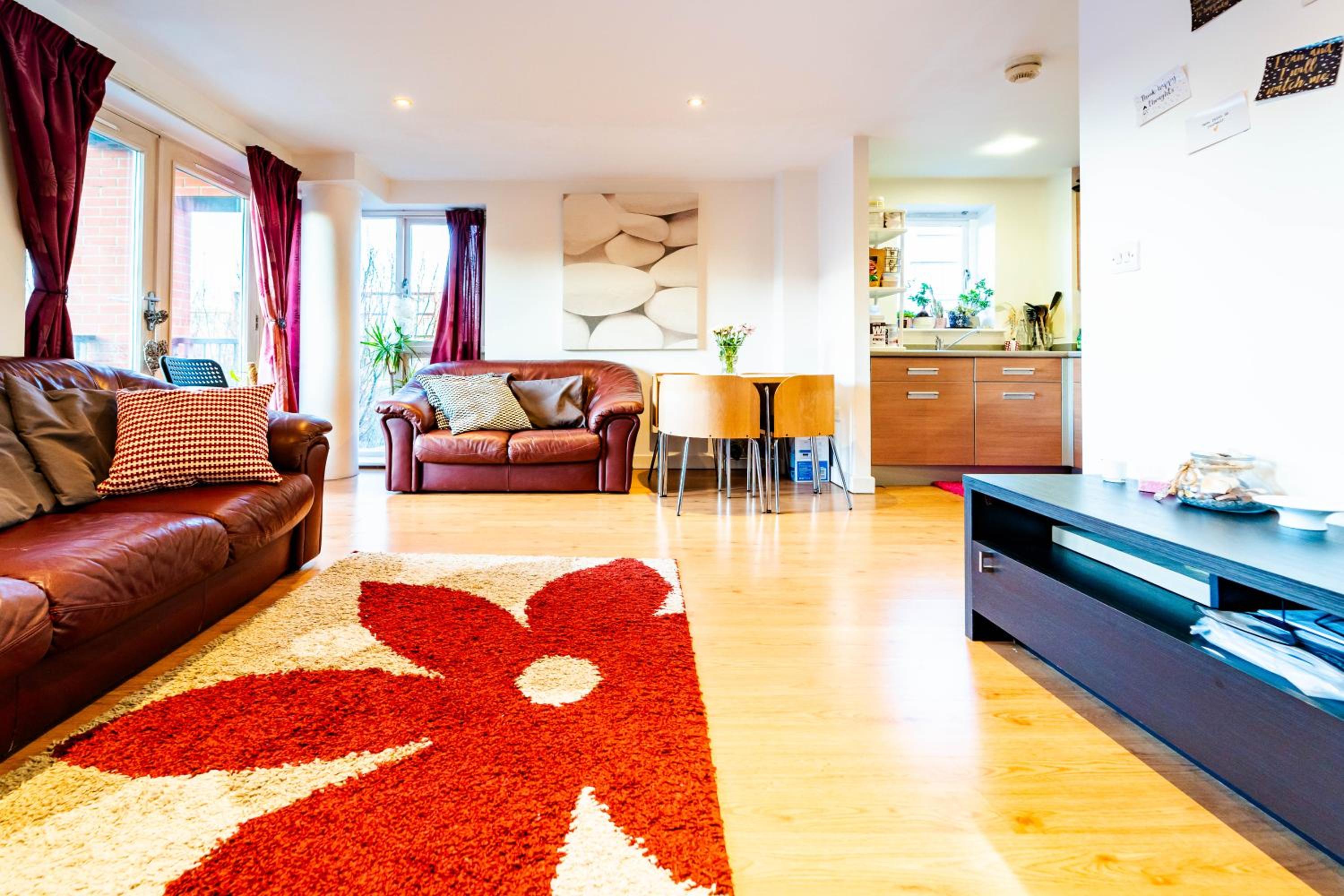 Superhost 1 bedroom flat 15 mins to center,zone 2