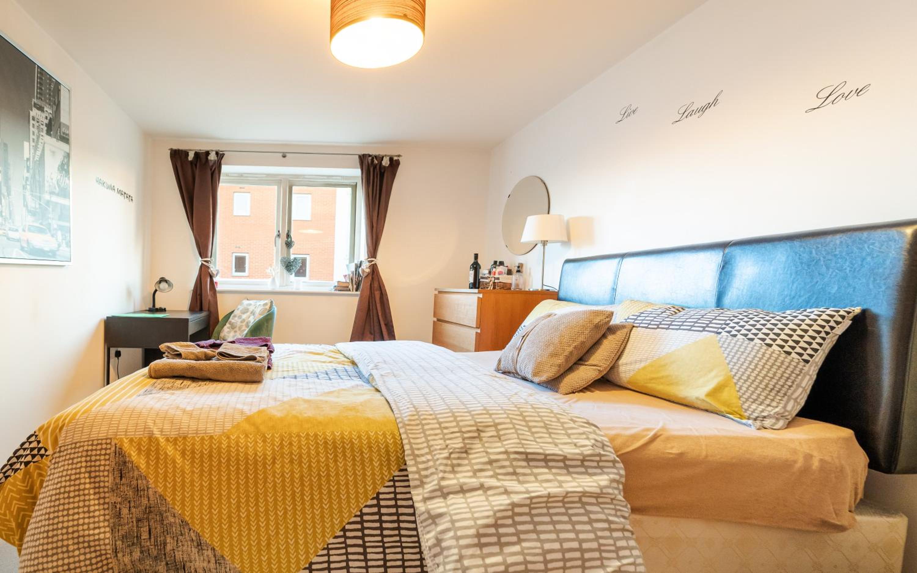 Superhost 1 bedroom flat 15 mins to center,zone 2