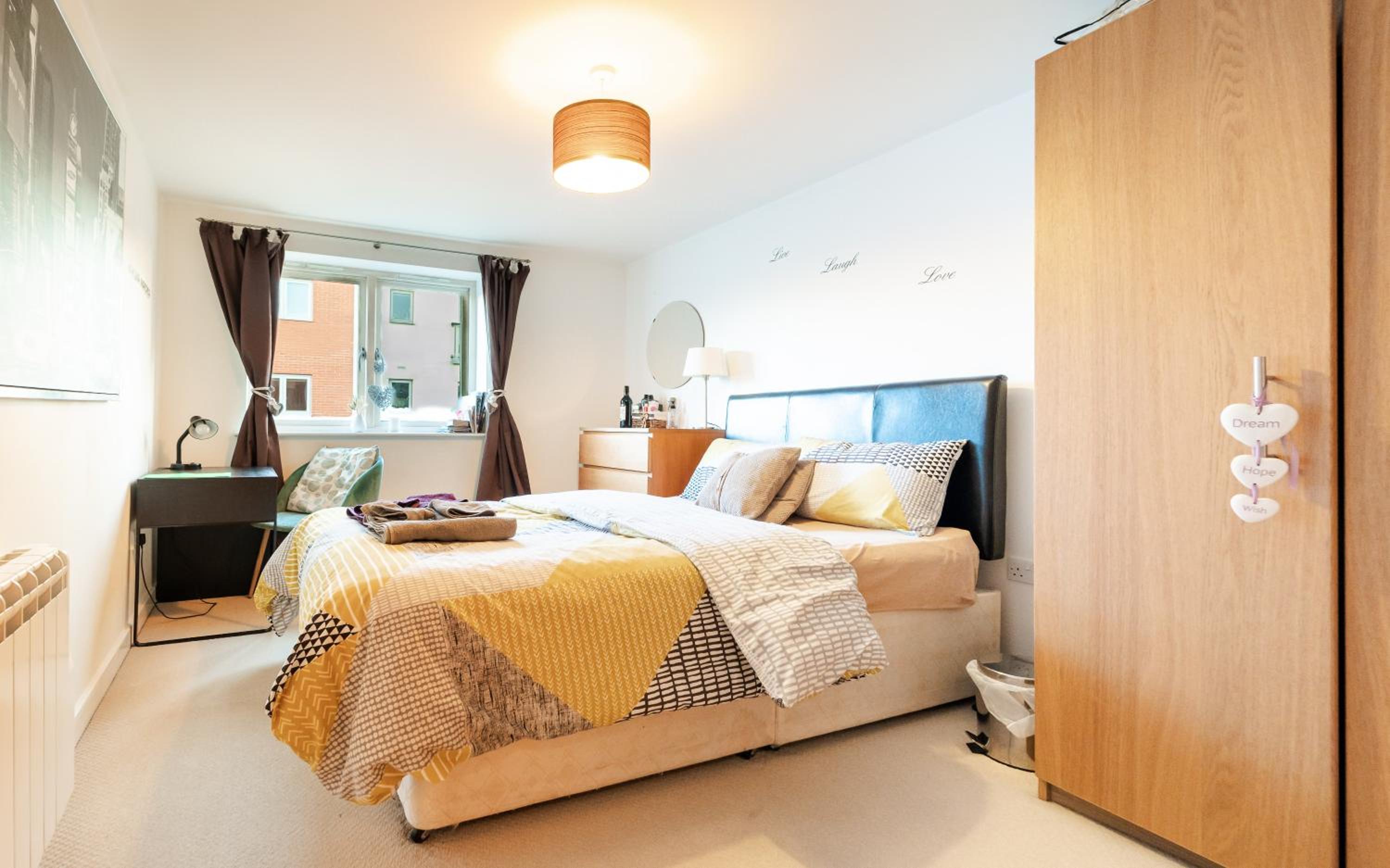 Superhost 1 bedroom flat 15 mins to center,zone 2