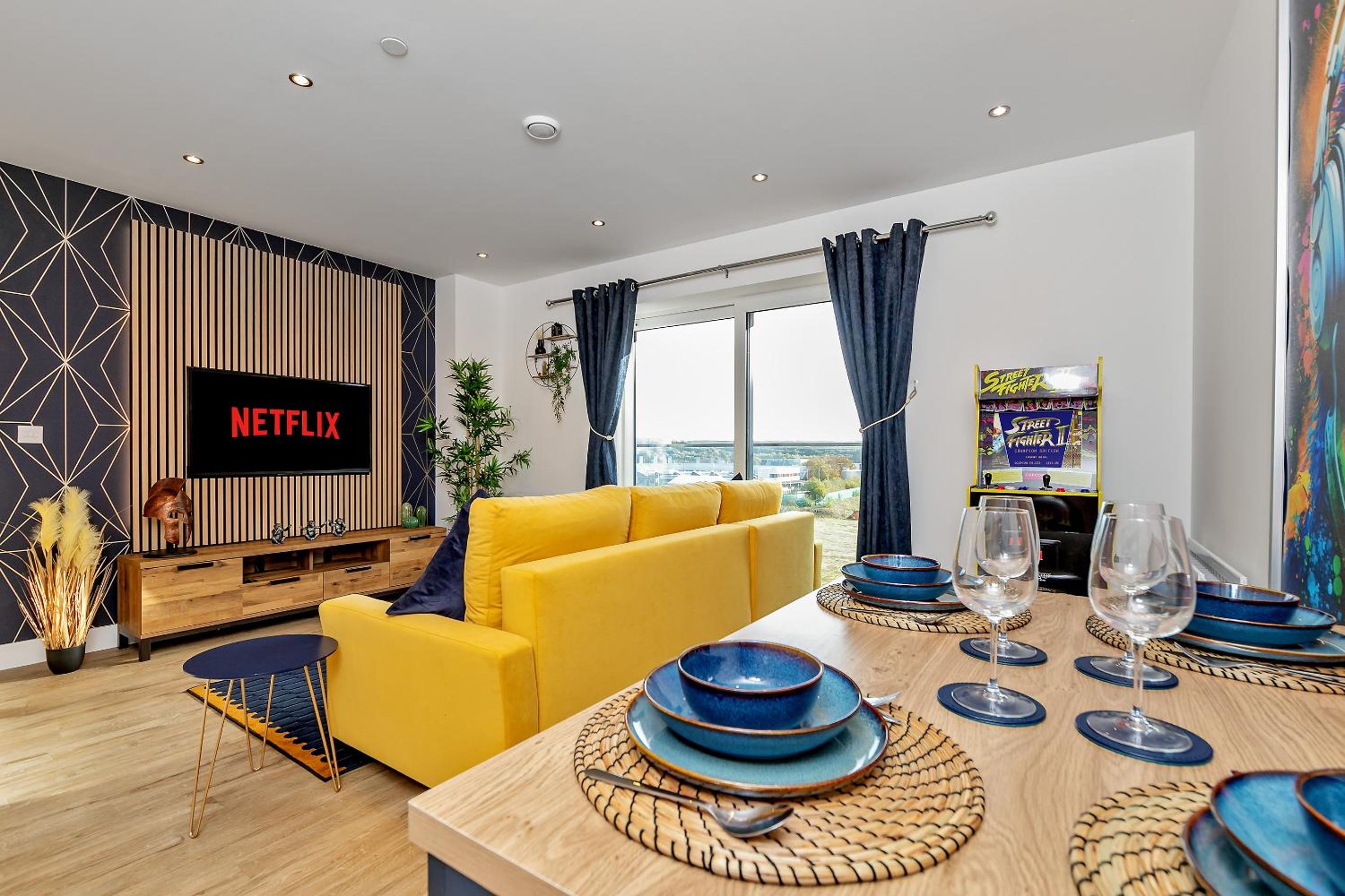 Luxury Apartment-Free Parking-Central Location-Close To Airport, Station & Centre view 2