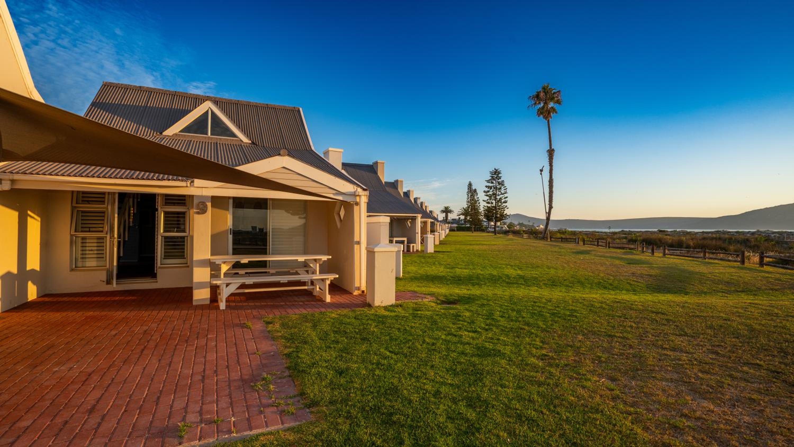 SeasTheDay Beach Front Holiday Home view 4