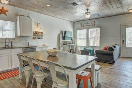 Beach Please 3 bed home in Station Place view 4