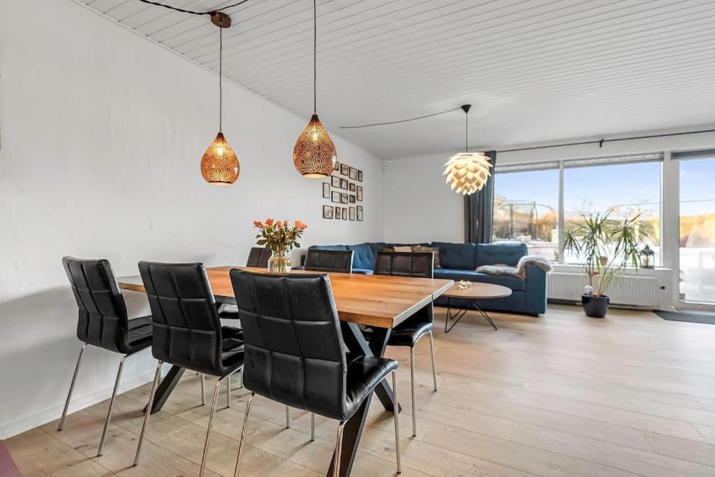 Hotel Nice and Cozy family house at Billund Center - Image 1