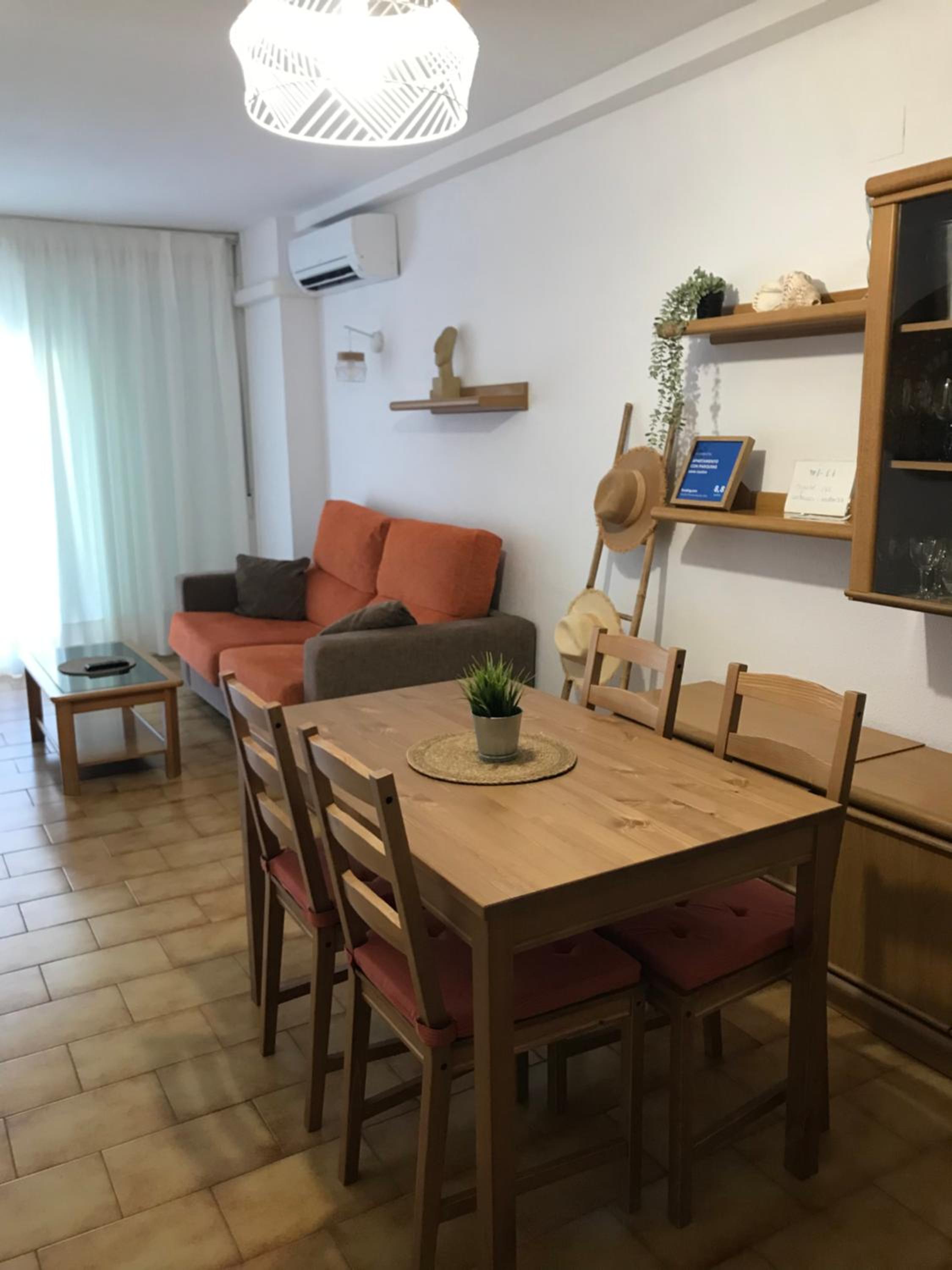 APARTAMENTO CON PARQUING zona centro