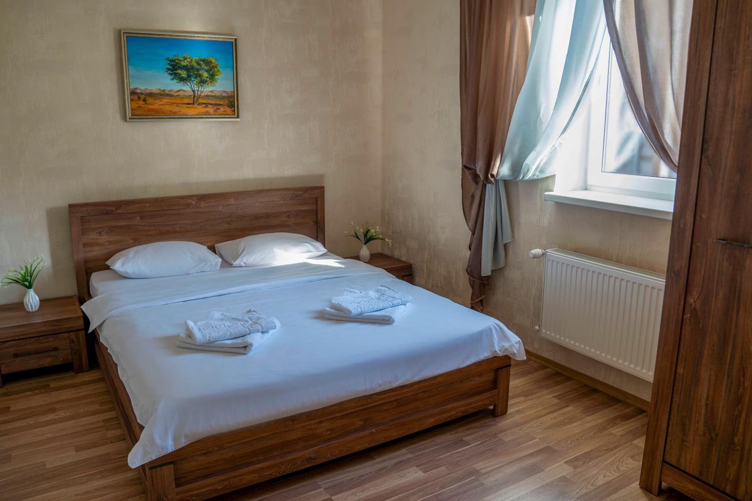 Guest house Kiev forest view 4