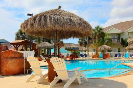 Parrot's Hideaway at Pirates Bay