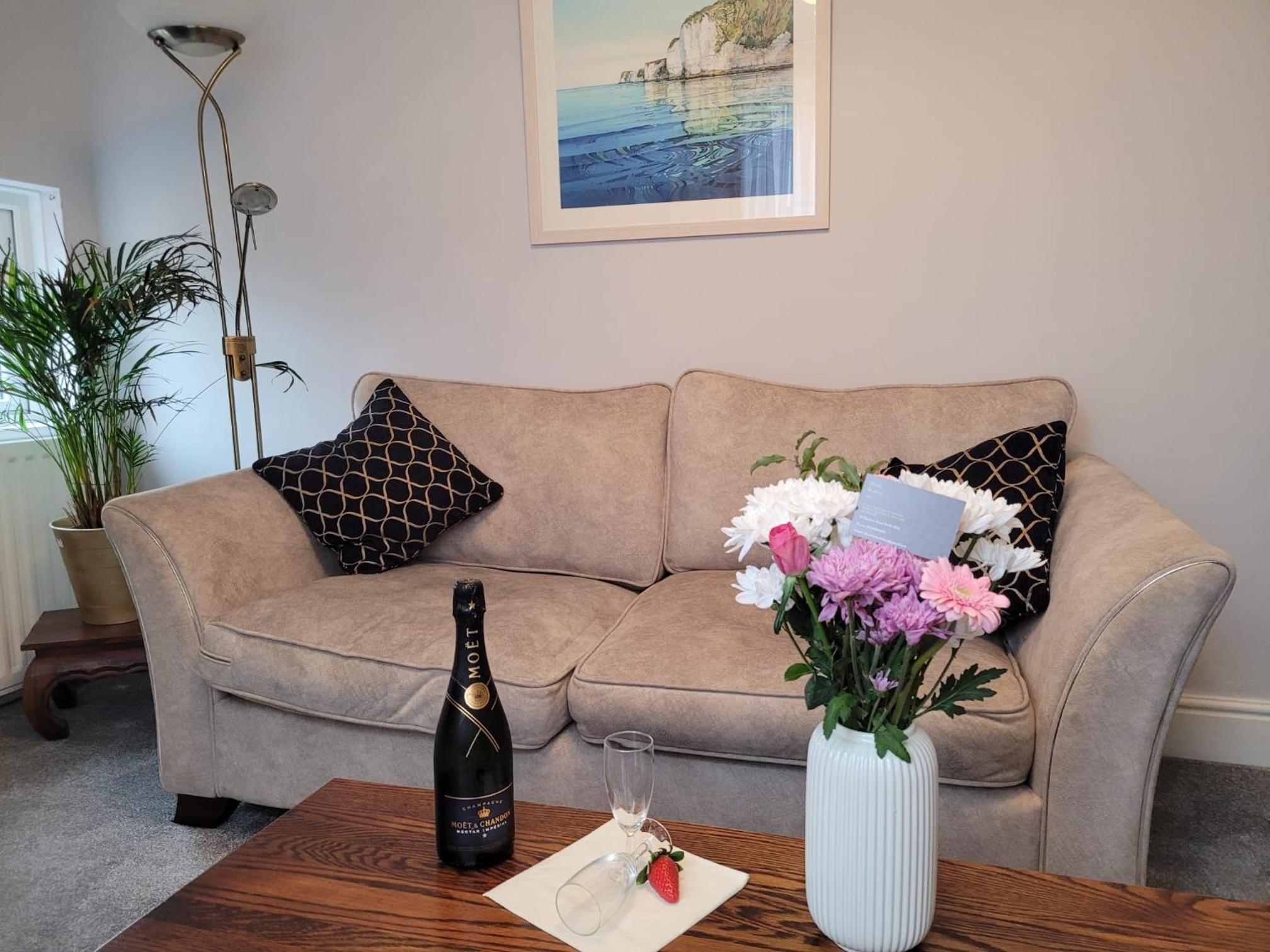 39 Queens Road view 3
