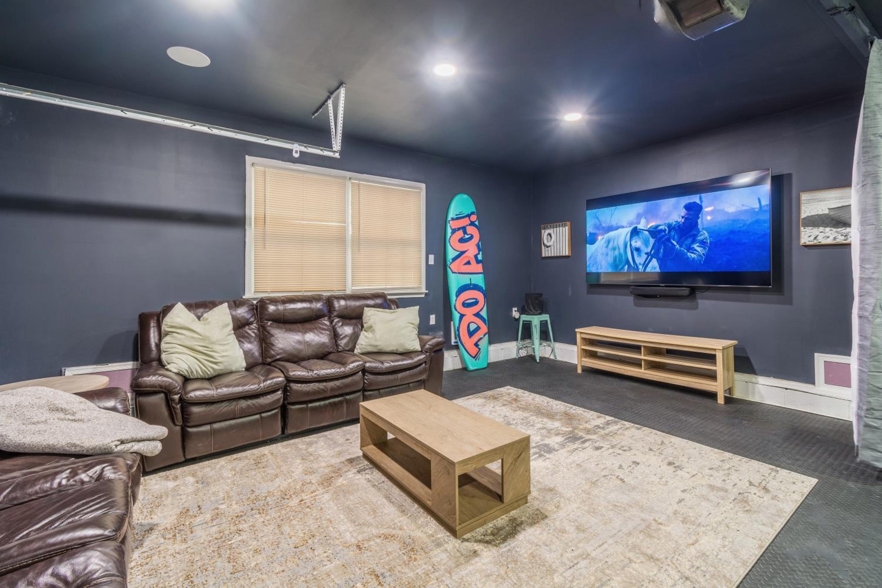 Luxury Beachside Vacation Getaway - OceanView, Movie Theatre, Mini Golf view 4