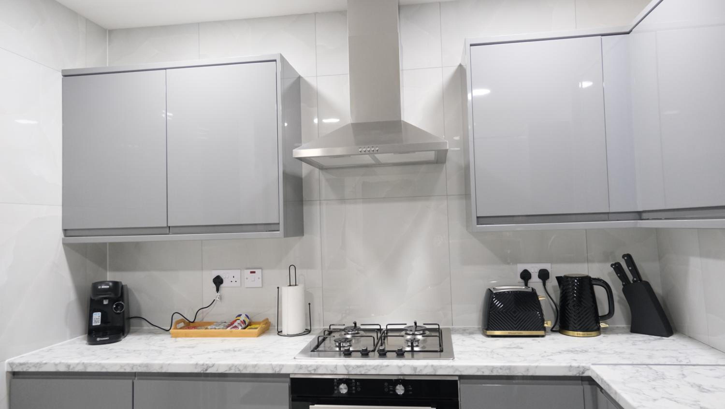 Modernized Three Bedroom House near City Stadium, Attractions, City Centre - Sky n Netflix - Convenient Transport photo 4
