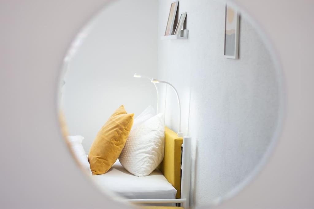 Bright&Cozy flat+balcony near Airport FREE Parking