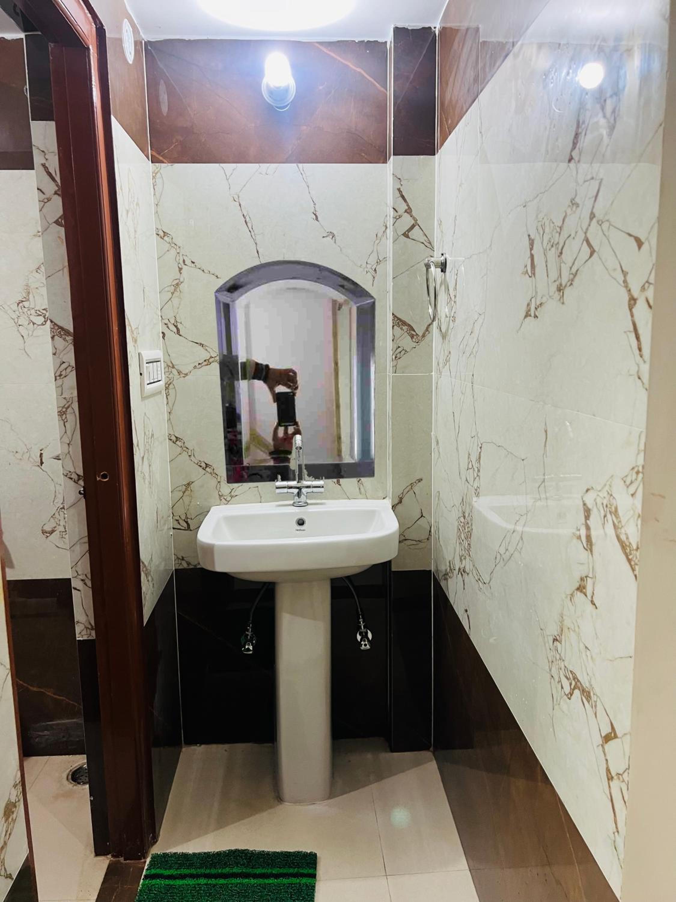SG Home Stay ( Private 2Bedroom Kitchen Toilet Units) view 3