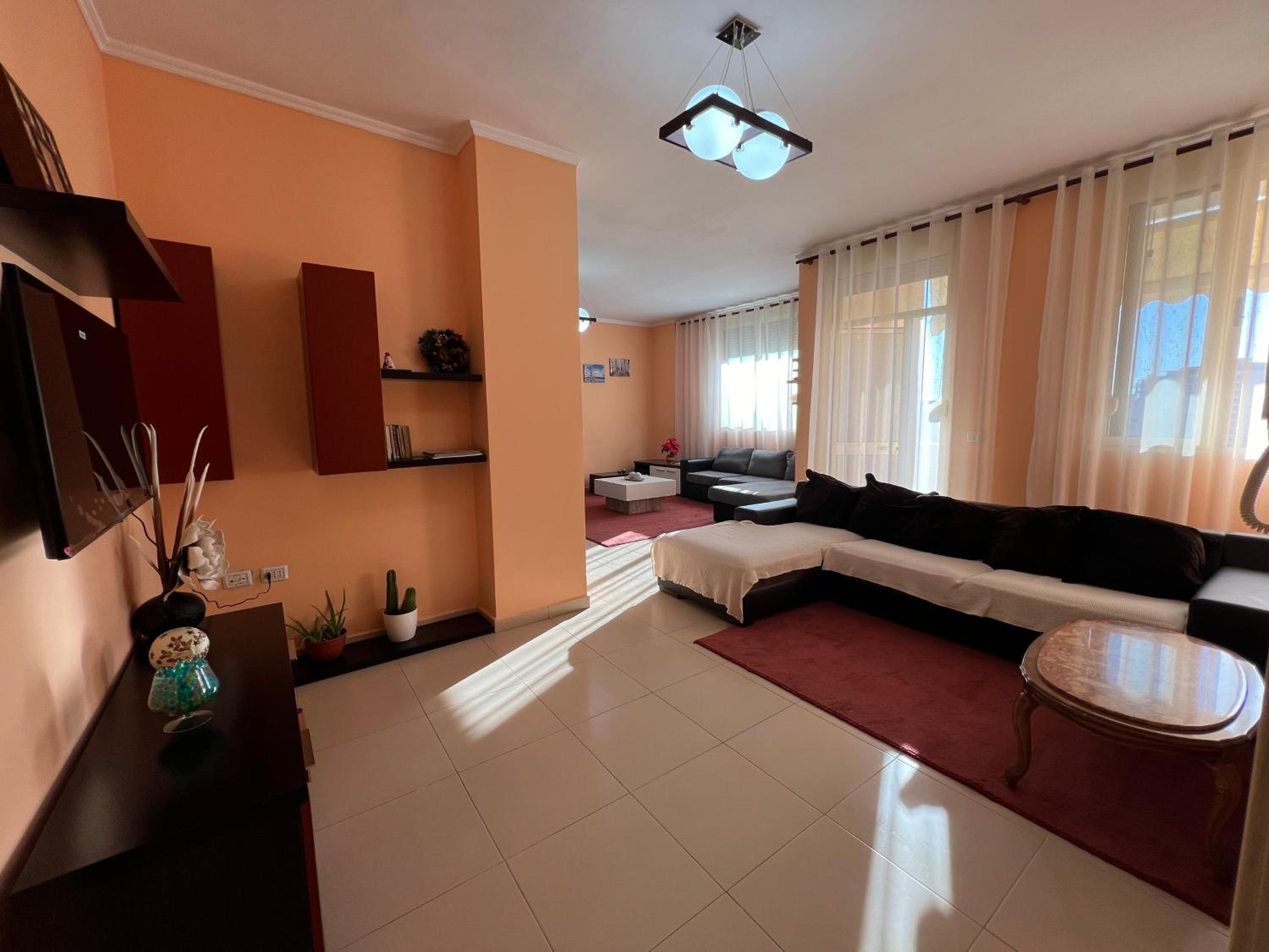 Hotel Elbasan center family apartment n.42 - Image 1