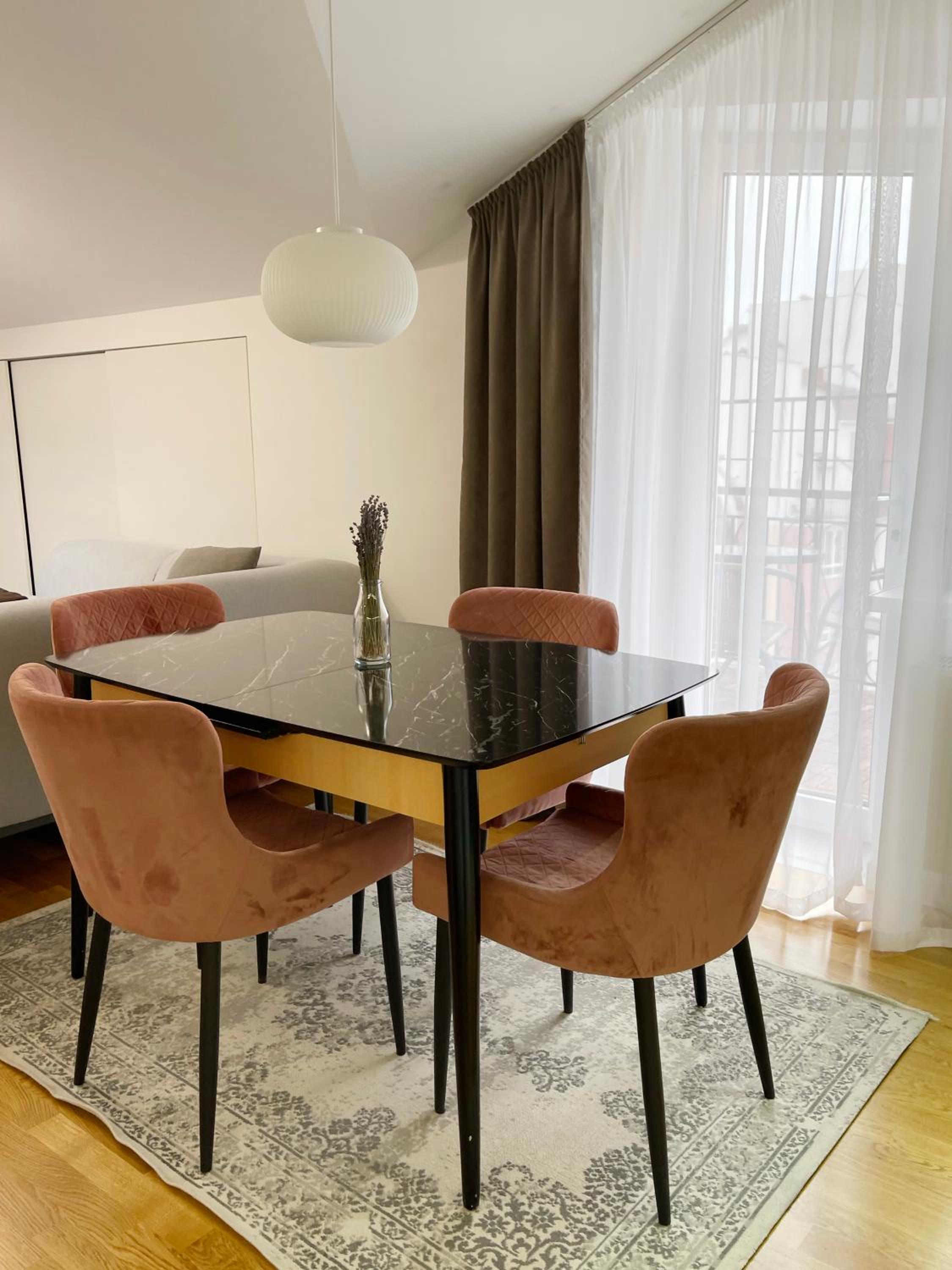 Elegant and cosy apartment view 4