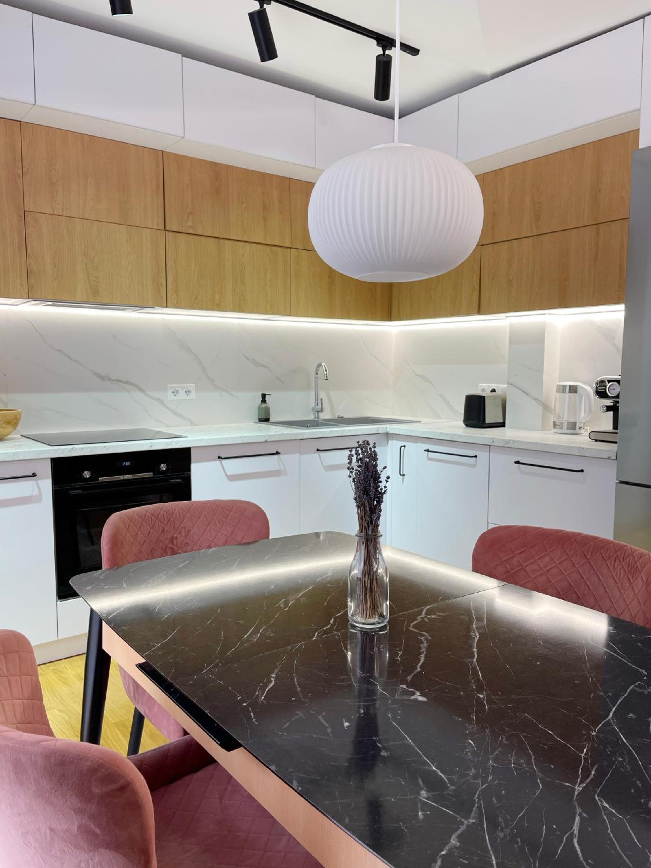Elegant and cosy apartment view 5