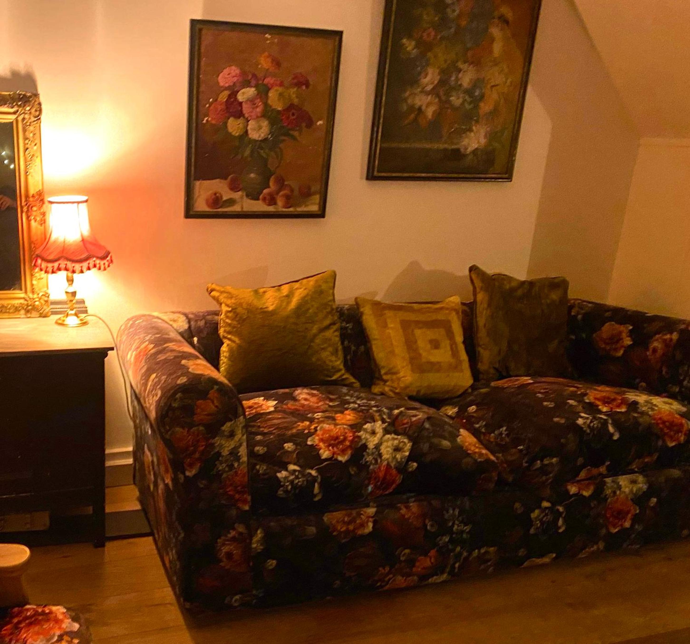 Stylish & Cosy Boutique Townhouse 1 bedroom, 1 sofa bed - sleeps 4