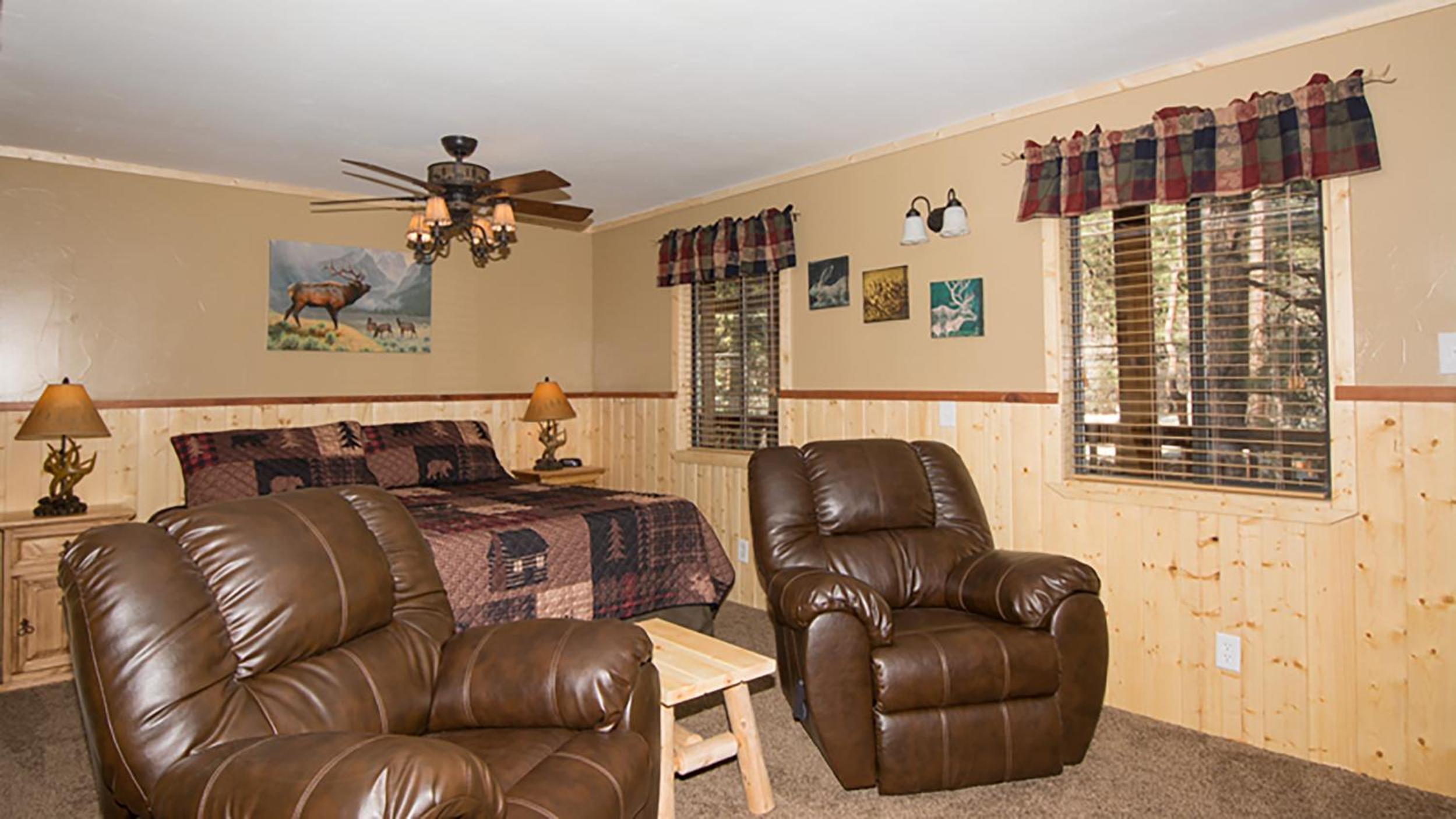 Upper Canyon Inn & Cabins