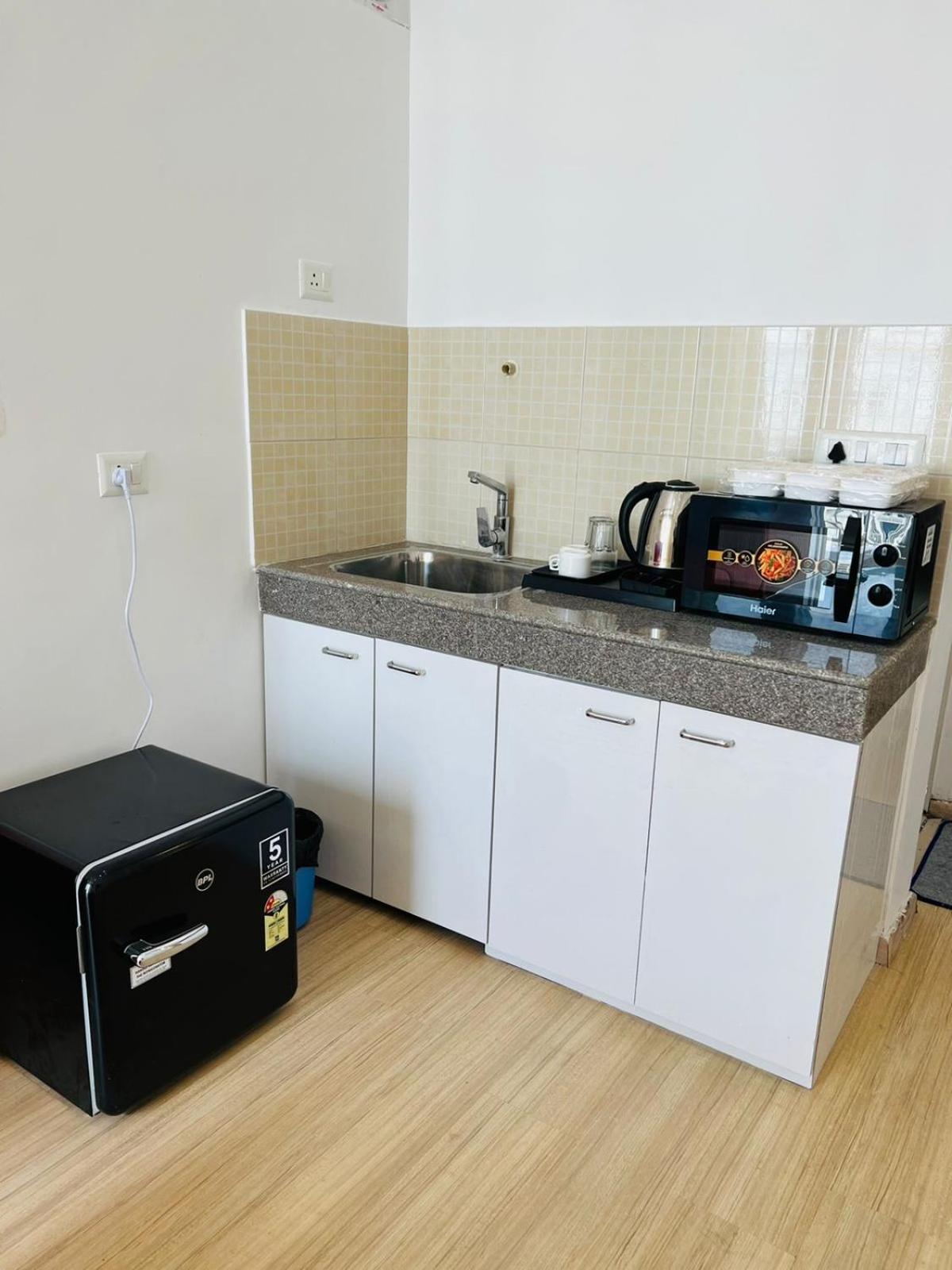 EzyStay Boutique Suites view 4