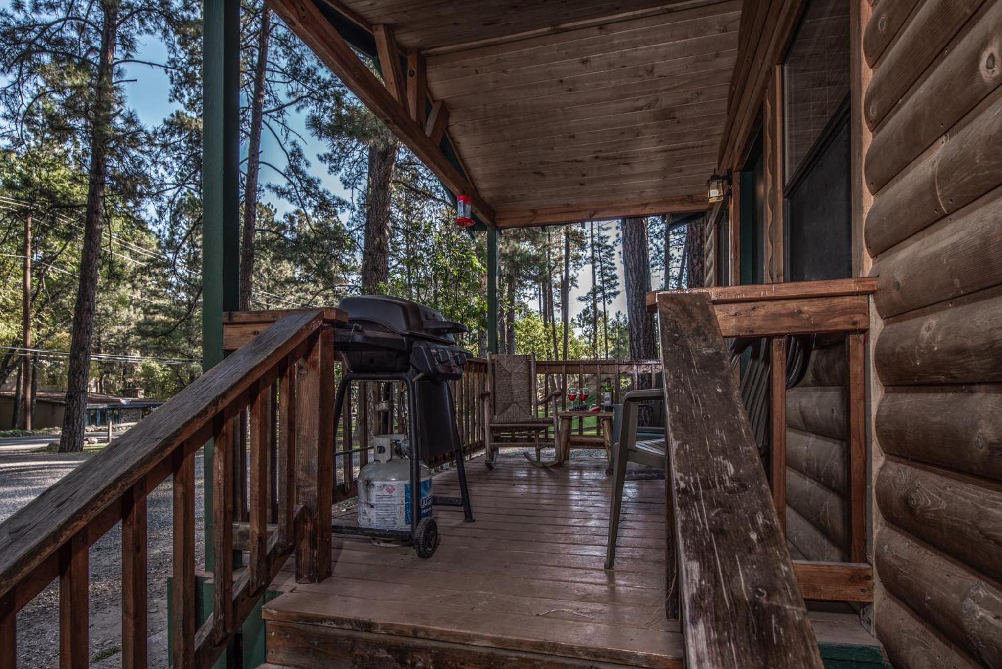 Upper Canyon Inn & Cabins
