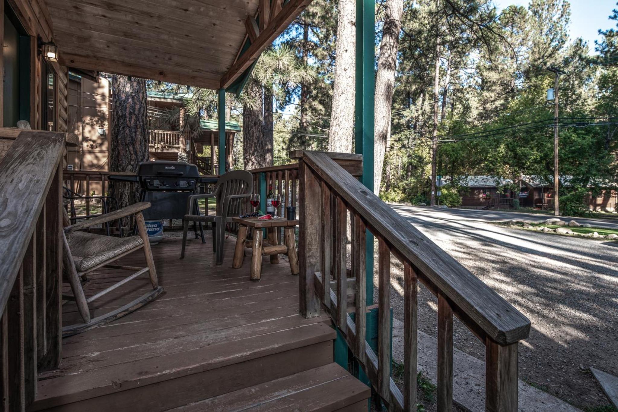 Upper Canyon Inn & Cabins
