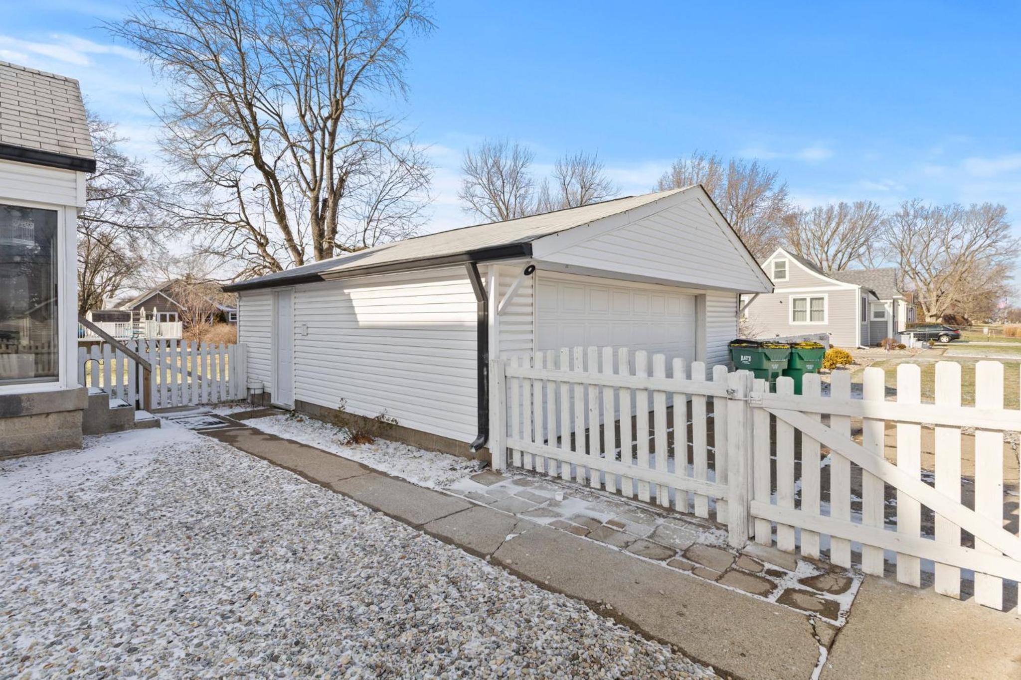 Charming Home in Speedway view 3